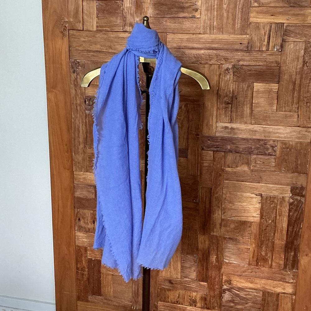 Gorgeous Cocowai Cashmere Gauze Stole in Hyacinth